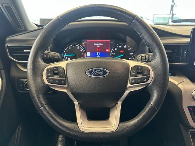 Certified 2023 Ford Explorer XLT w/ Equipment Group 202A AWD/4WD image 9