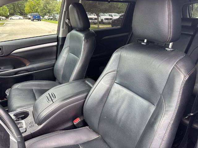 Used 2019 Toyota Highlander XLE FWD image 10