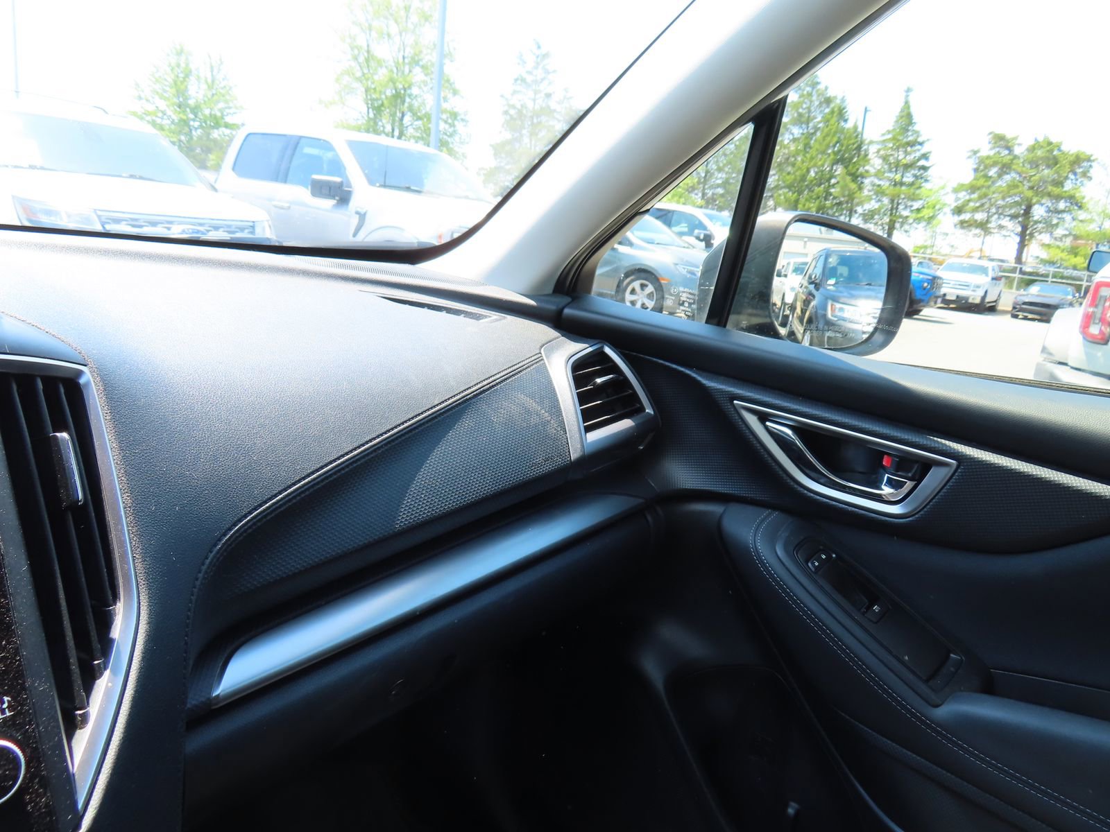 Used 2021 Subaru Forester Premium AWD/4WD image 21