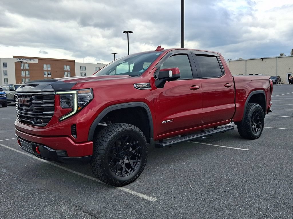 Used 2023 GMC Sierra 1500 AT4 w/ AT4 Preferred Package AWD/4WD image 3