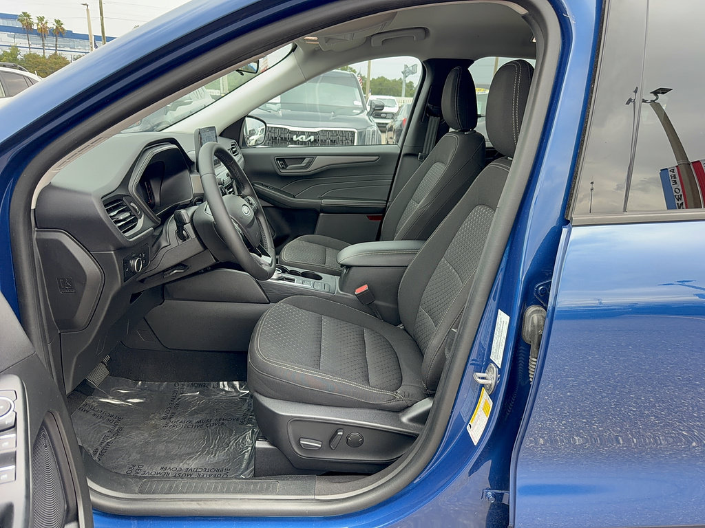 Certified 2023 Ford Escape Active AWD/4WD image 12