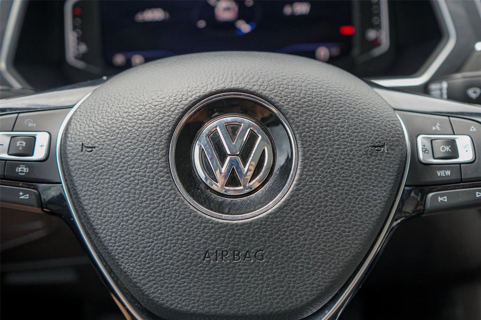 Used 2021 Volkswagen Tiguan SEL AWD/4WD image 16