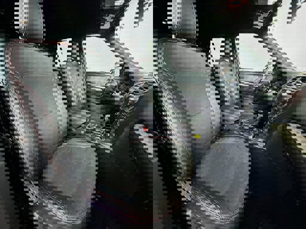 Certified 2019 Ford Explorer XLT w/ Equipment Group 202A image 15