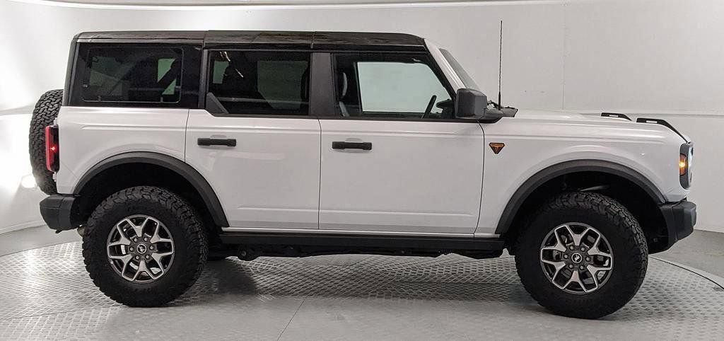 Certified 2025 Ford Bronco Badlands AWD/4WD image 2