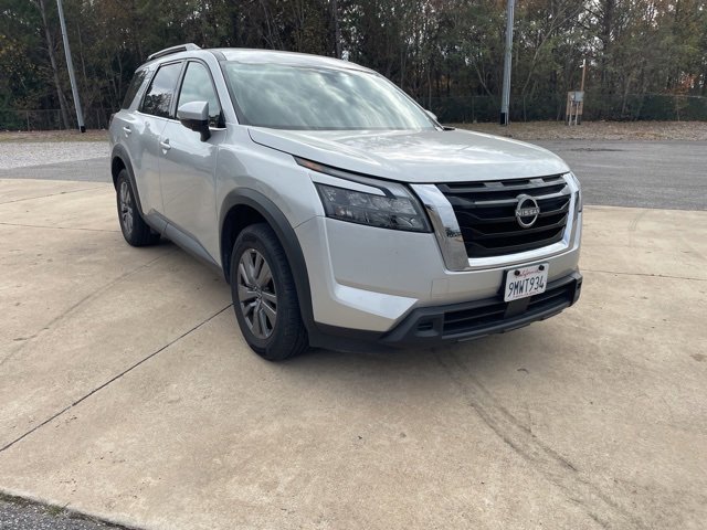 Used 2024 Nissan Pathfinder SV image 6