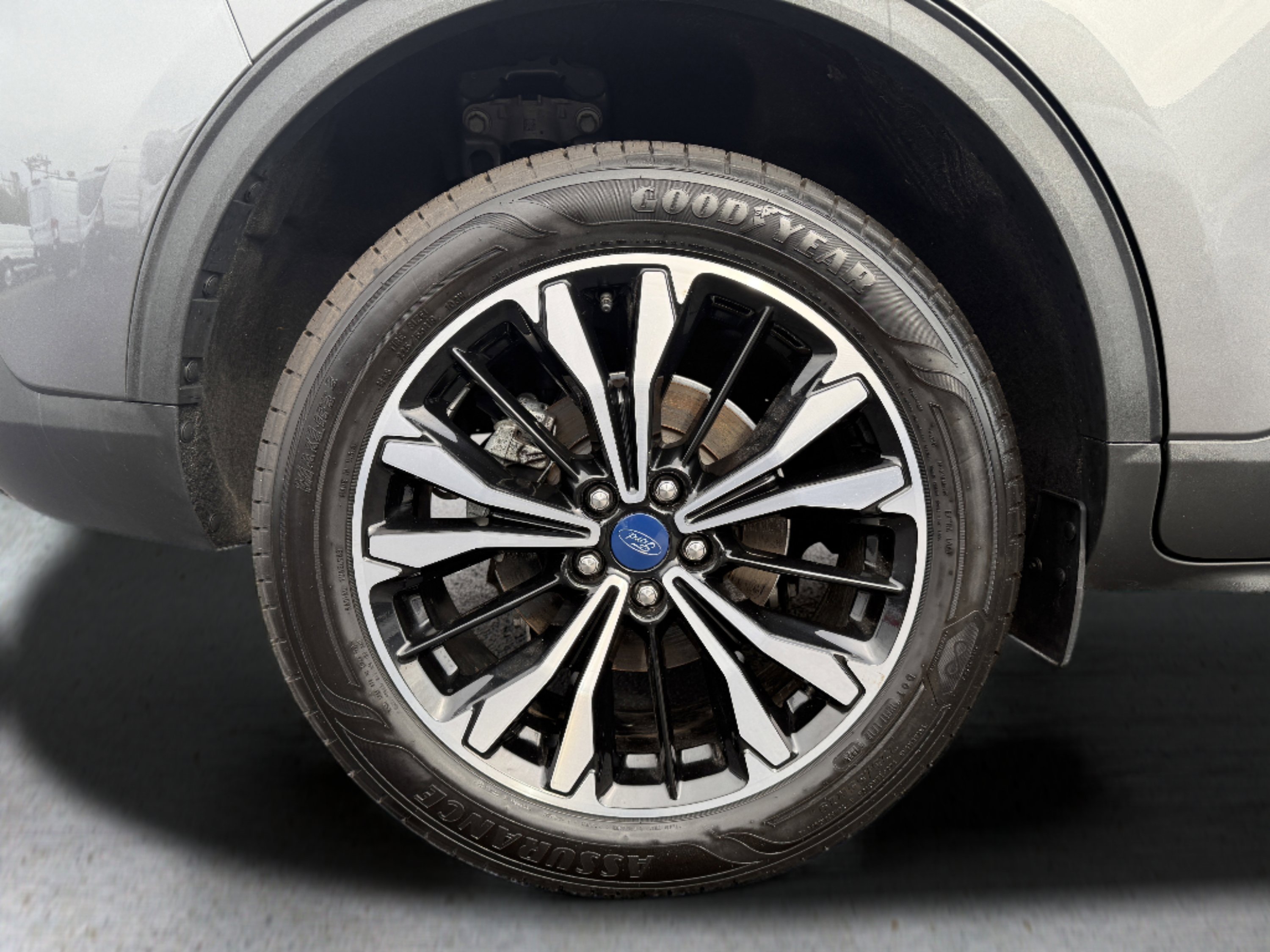 Certified 2022 Ford Escape SE w/ SE Sport Appearance Package image 8