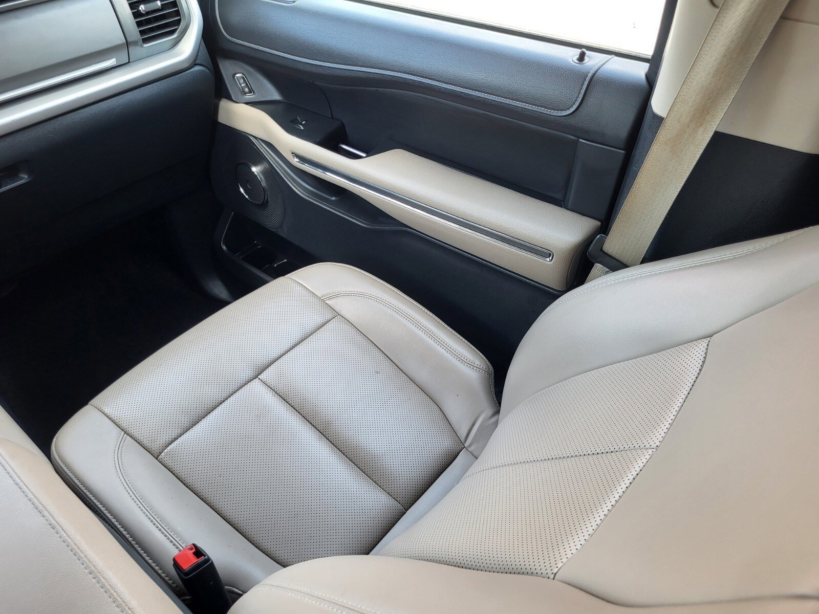 Certified 2023 Ford Expedition Max XLT image 16