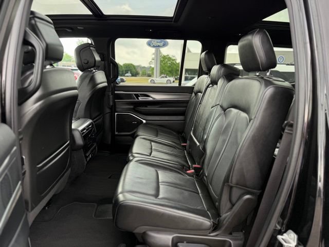 Used 2024 Jeep Wagoneer Series II AWD/4WD image 19
