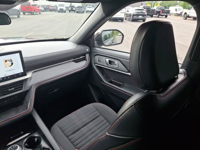 Certified 2025 Ford Explorer ST-Line AWD/4WD image 11