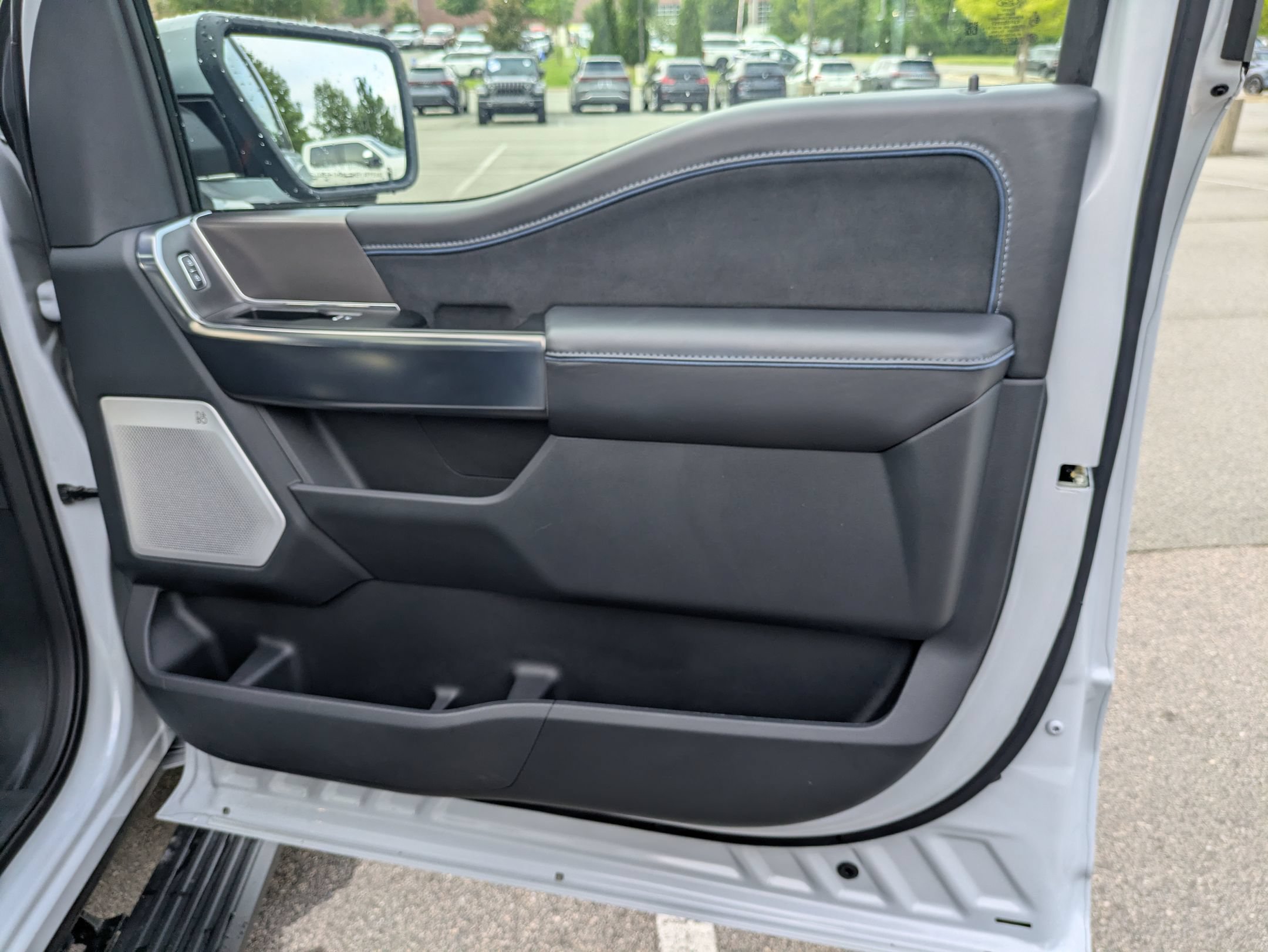 Certified 2025 Ford F150 Platinum w/ Equipment Group 702A High AWD/4WD image 45