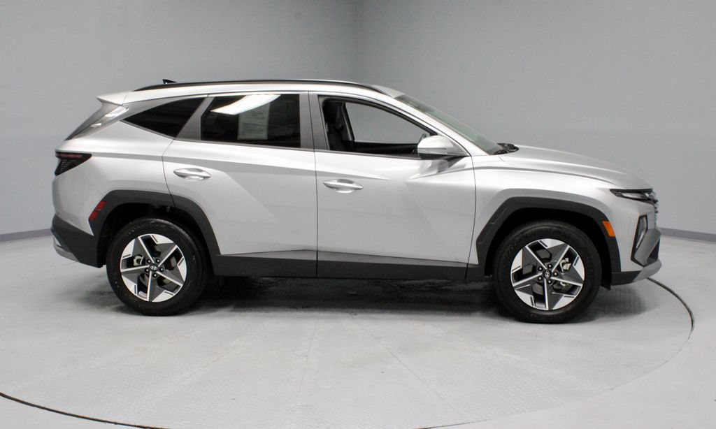 Used 2025 Hyundai Tucson SEL AWD/4WD image 12