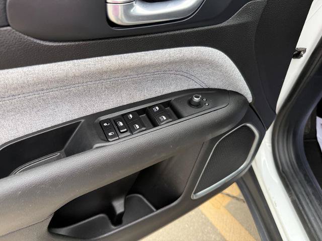 Used 2024 Jeep Compass Latitude AWD/4WD image 15