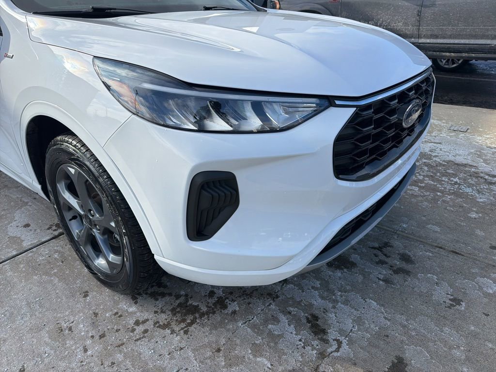 Certified 2023 Ford Escape ST-Line w/ Tech Pack #1 image 9