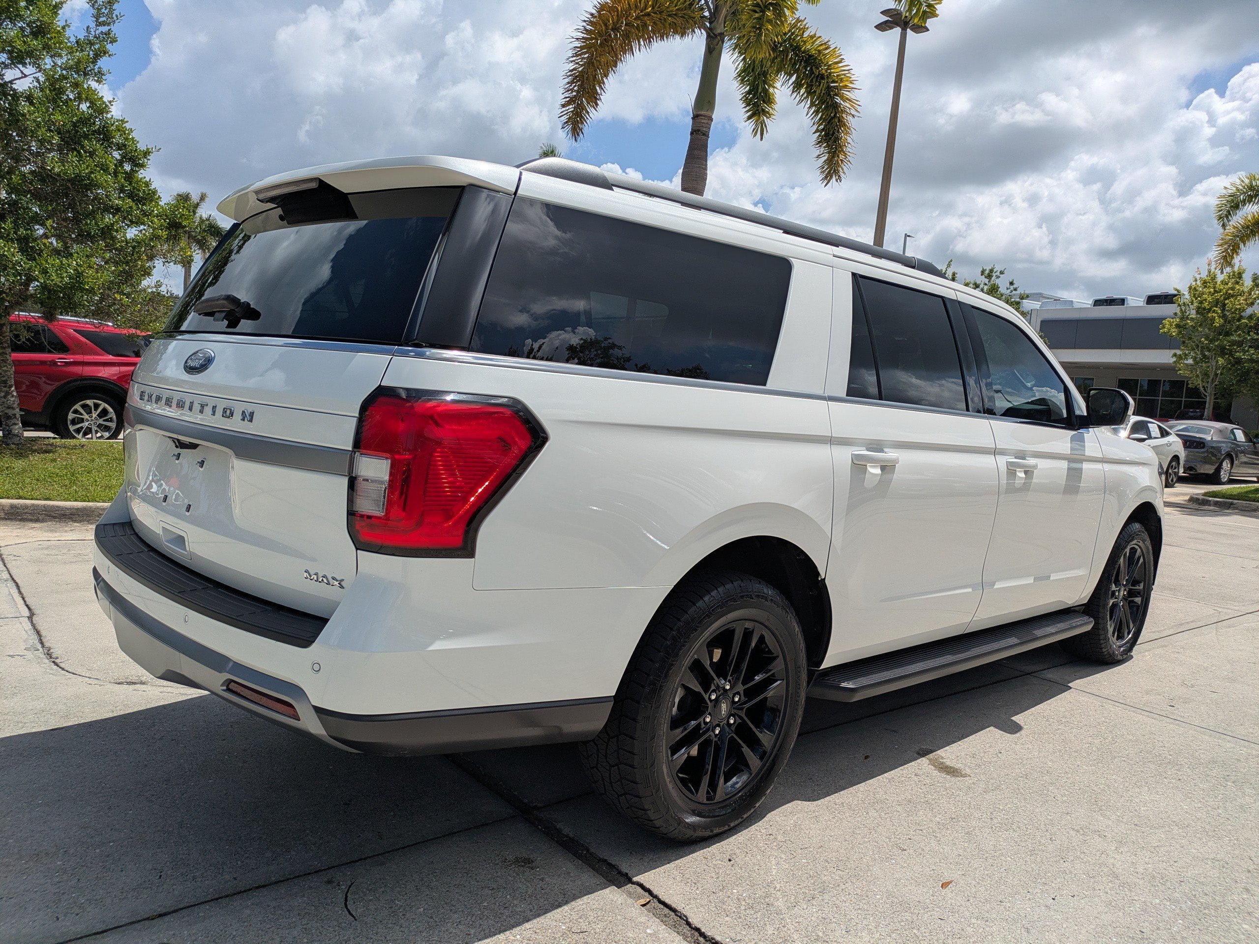 Certified 2024 Ford Expedition Max XLT RWD image 4