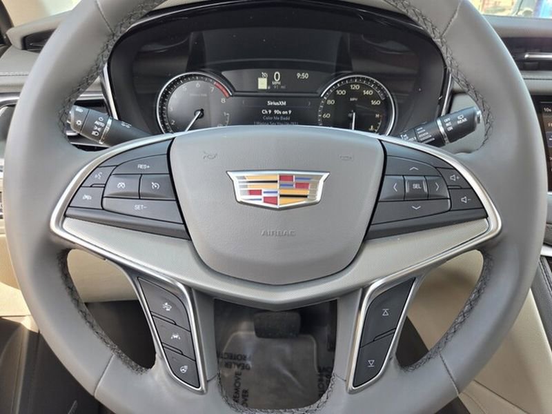 Used 2025 Cadillac XT5 Premium Luxury FWD image 30