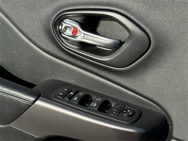 Used 2021 Jeep Cherokee Latitude Lux image 24