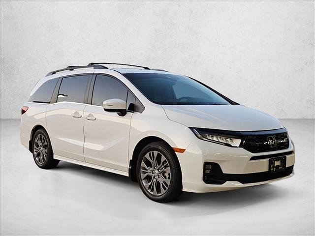 Used 2025 Honda Odyssey Touring image 3