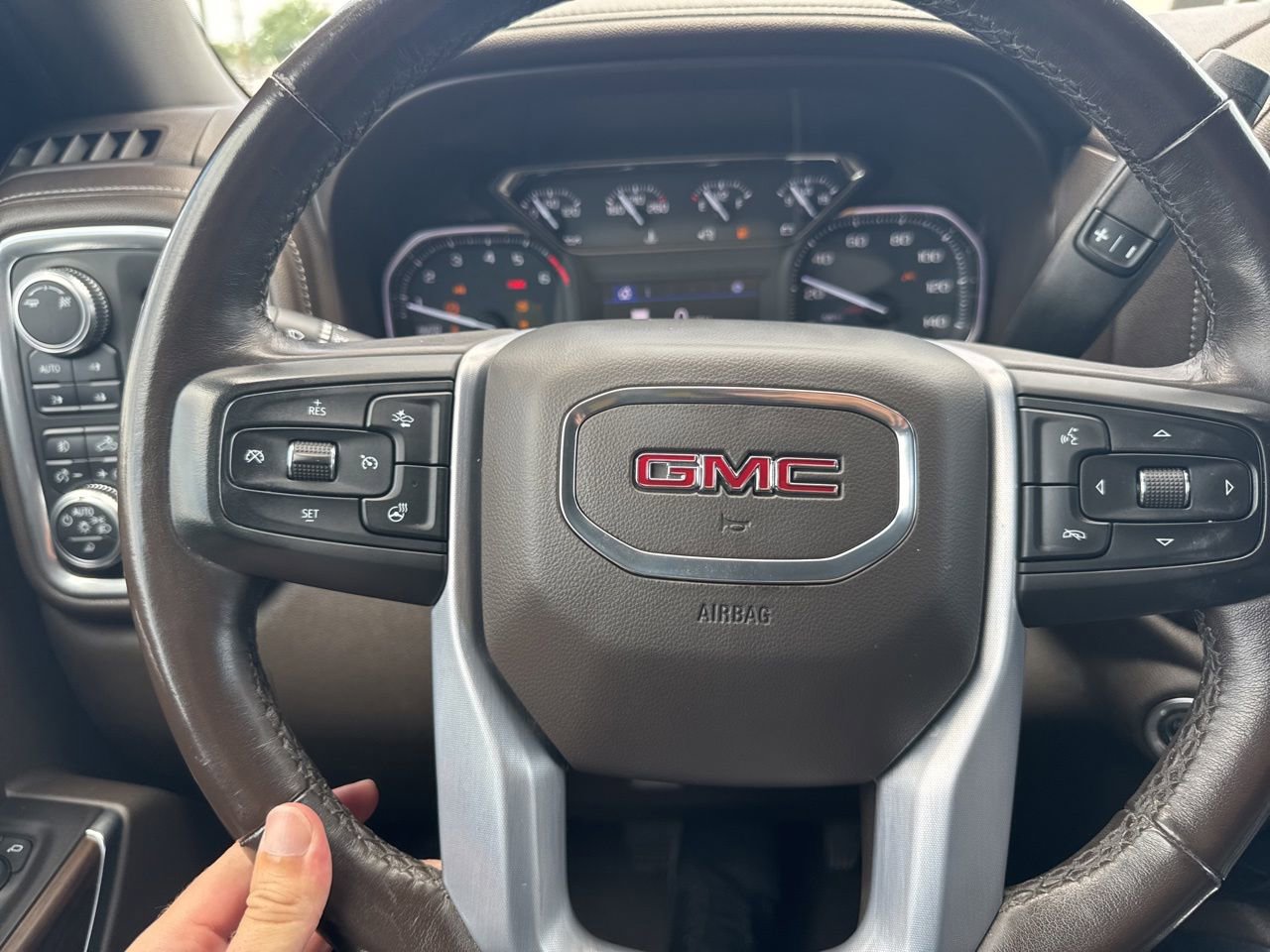 Used 2019 GMC Sierra 1500 SLT w/ SLT Premium Plus Package AWD/4WD image 9