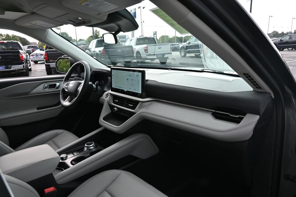 Certified 2026 Ford Explorer Active w/ Active Comfort Package AWD/4WD image 23