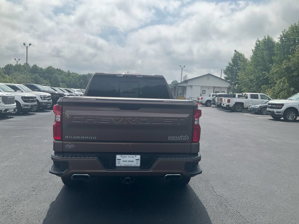 Used 2019 Chevrolet Silverado 1500 High Country w/ Technology Package AWD/4WD image 6