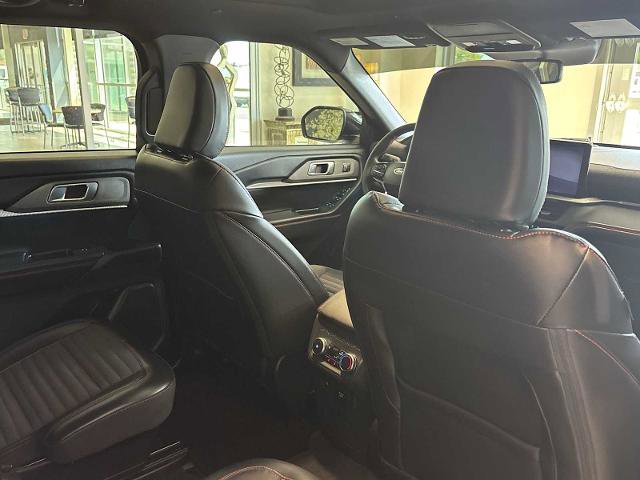 Certified 2025 Ford Explorer ST-Line w/ Premium Package AWD/4WD image 32