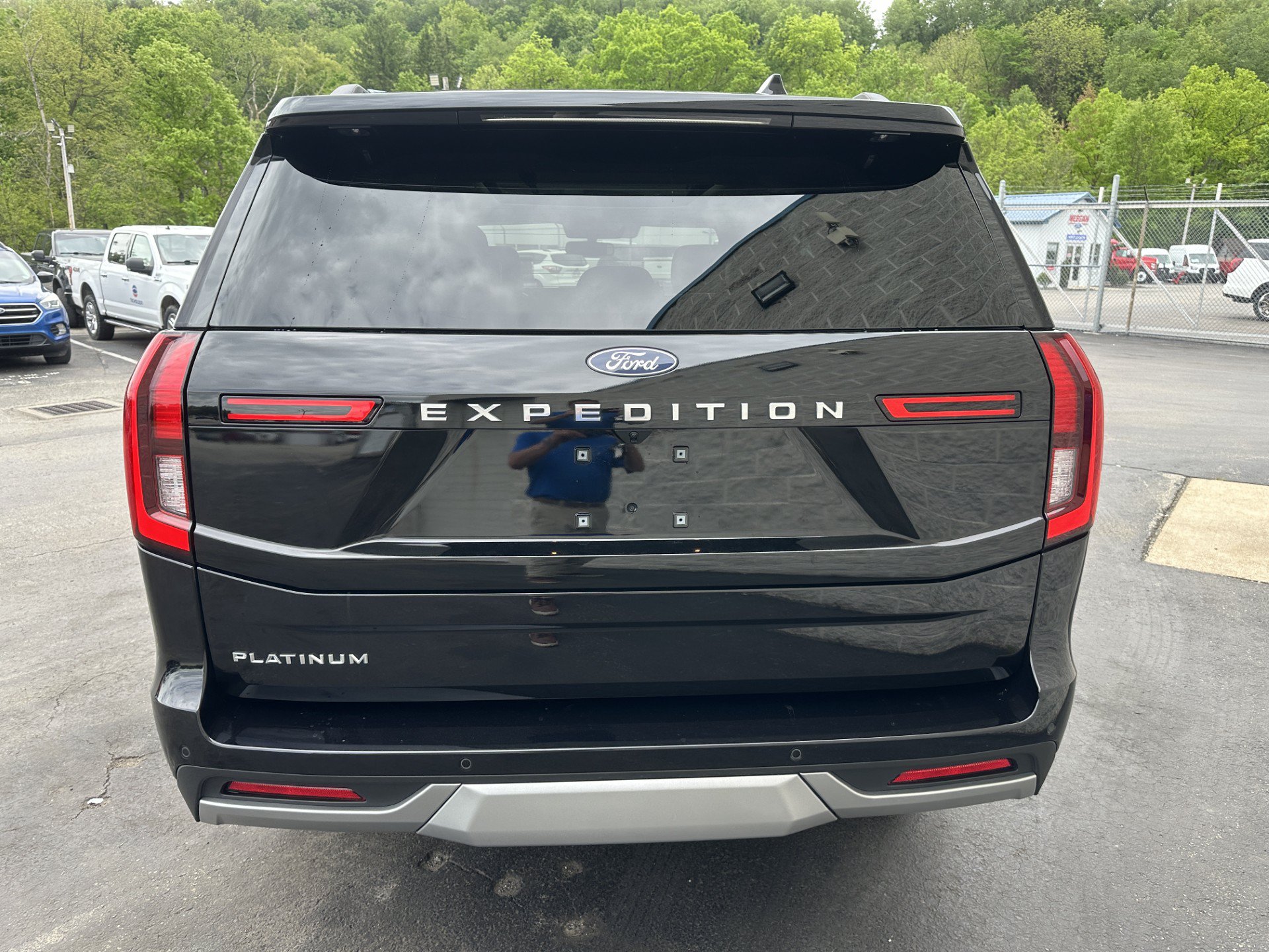 Certified 2025 Ford Expedition Platinum w/ Driver's Package AWD/4WD image 6