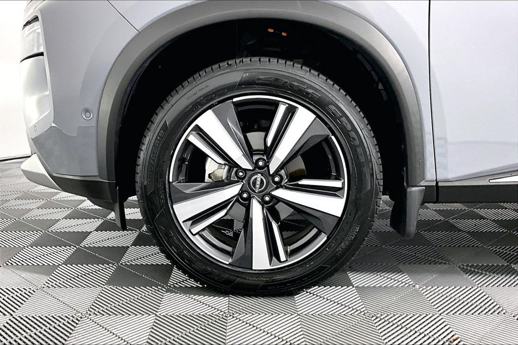 Used 2023 Nissan Rogue Platinum w/ Platinum Premium Package FWD image 8
