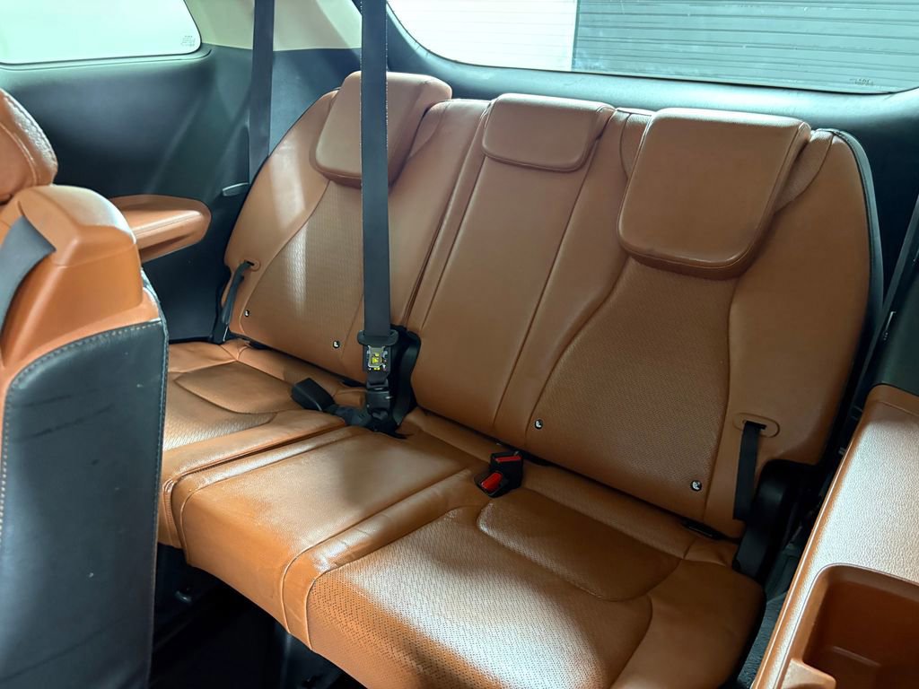 Used 2023 Kia Carnival SX Prestige image 31