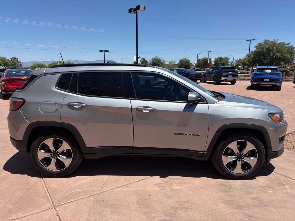 Used 2019 Jeep Compass Latitude w/ Popular Equipment Group FWD image 7