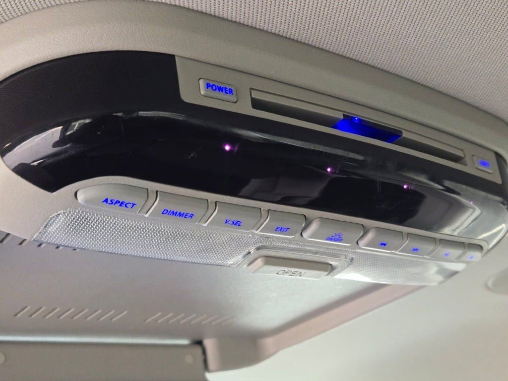 Used 2018 Chrysler Pacifica Touring Plus w/ Tire & Wheel Group image 18