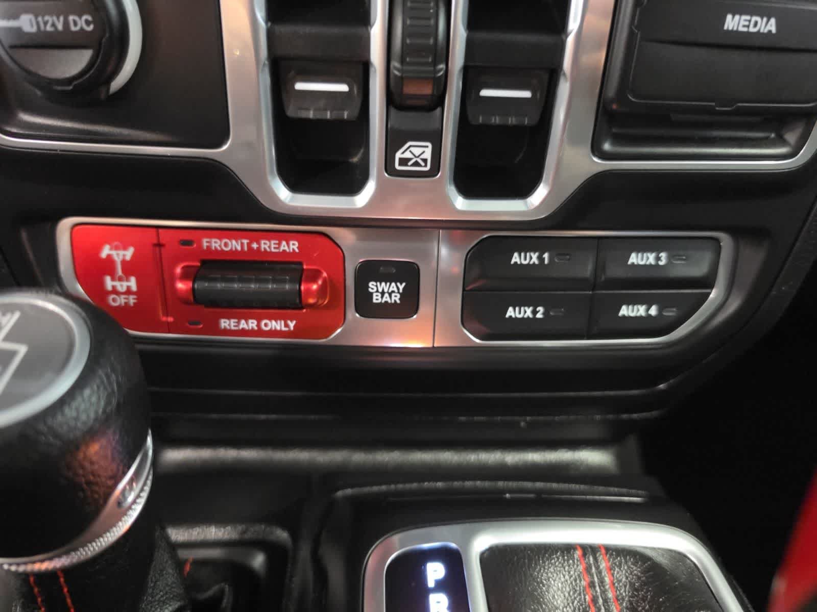 Used 2018 Jeep Wrangler Unlimited Rubicon w/ Dual Top Group AWD/4WD image 22