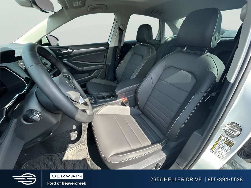 Used 2024 Volkswagen Jetta SE image 17