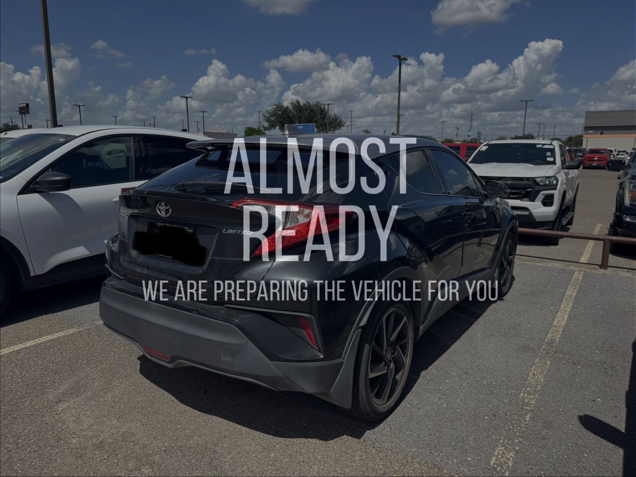 Used 2021 Toyota C-HR Limited FWD image 4