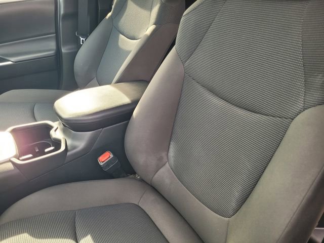 Used 2022 Toyota RAV4 LE image 11
