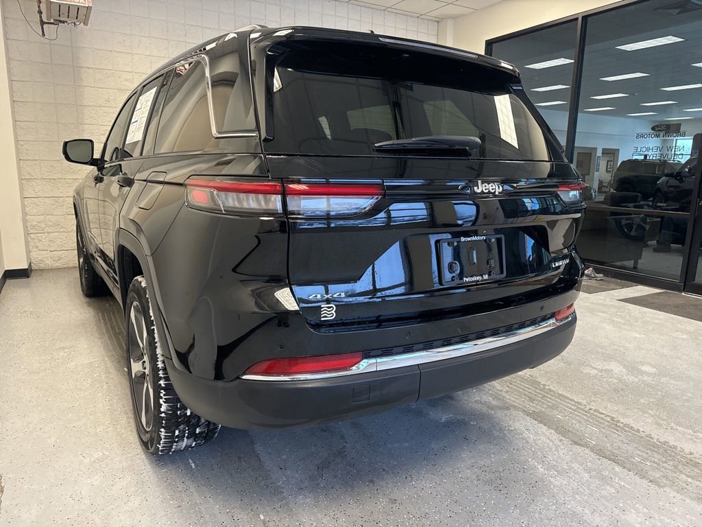 Used 2023 Jeep Grand Cherokee Limited w/ Trailer Tow Prep Group (B) image 10