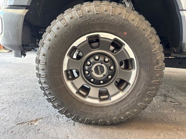 Certified 2024 Ford F350 Platinum w/ Tremor Off-Road Package AWD/4WD image 9