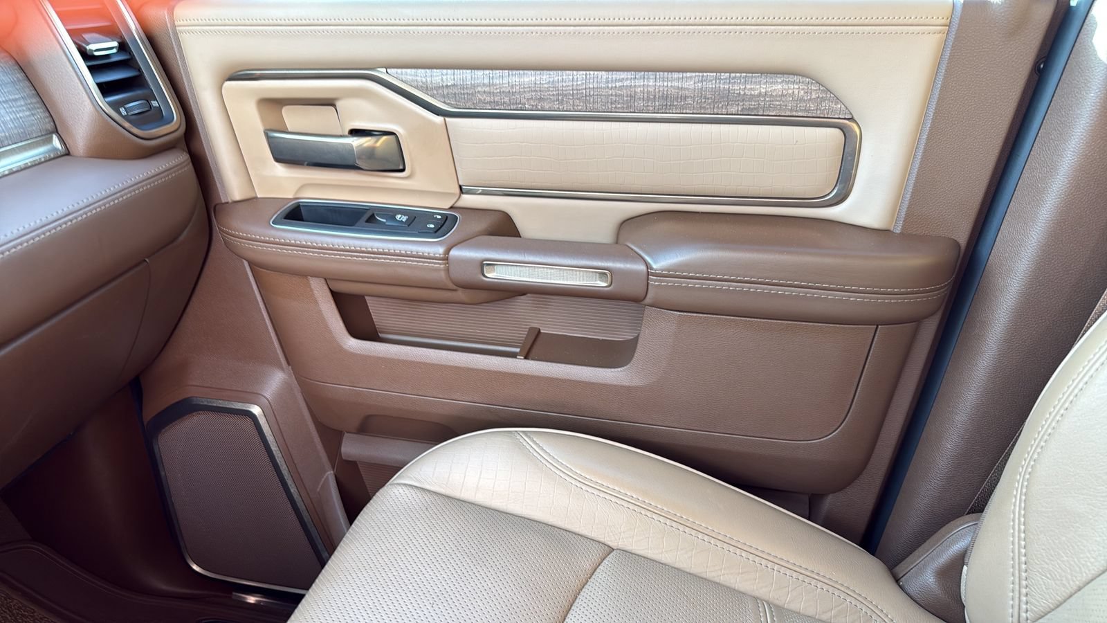 Used 2022 RAM 2500 Limited AWD/4WD image 24
