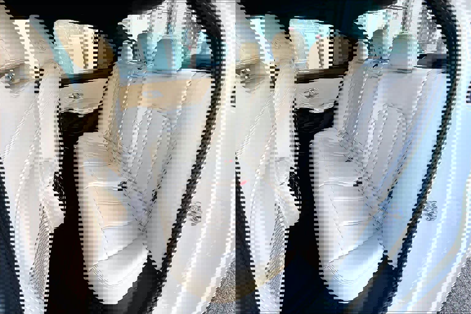 Used 2019 BMW 330i xDrive Sedan w/ Driving Assistance Package image 22