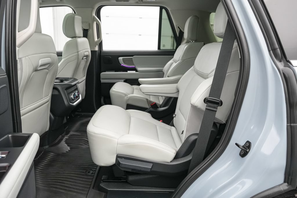 Certified 2025 Ford Expedition Platinum AWD/4WD image 22