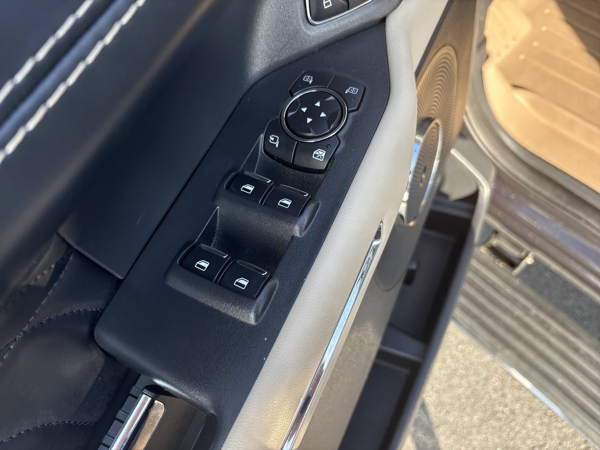 Certified 2024 Ford Expedition Platinum RWD image 17