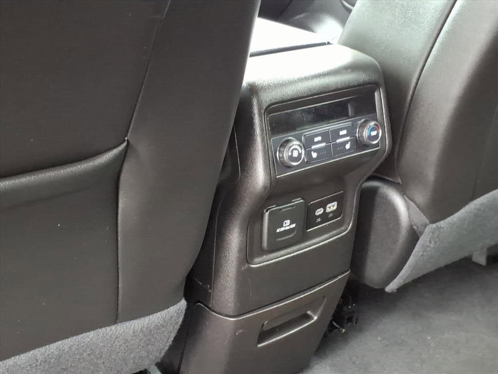 Used 2023 GMC Acadia Denali image 16