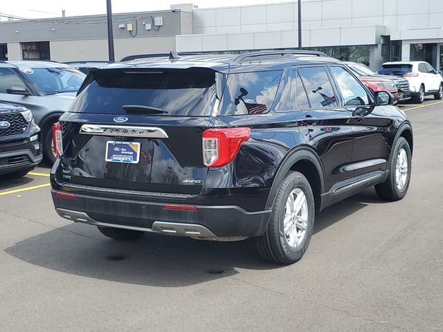 Certified 2023 Ford Explorer XLT w/ Equipment Group 202A image 4