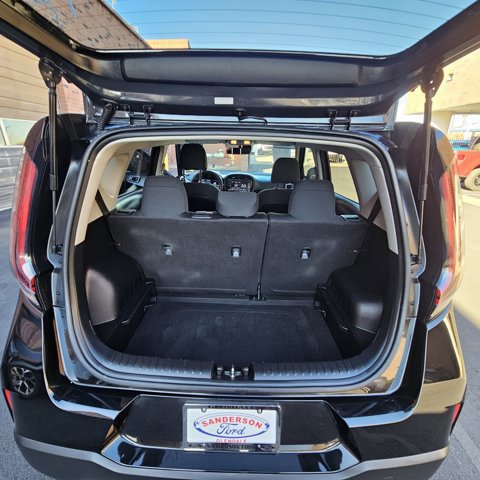 Used 2023 Kia Soul LX image 14