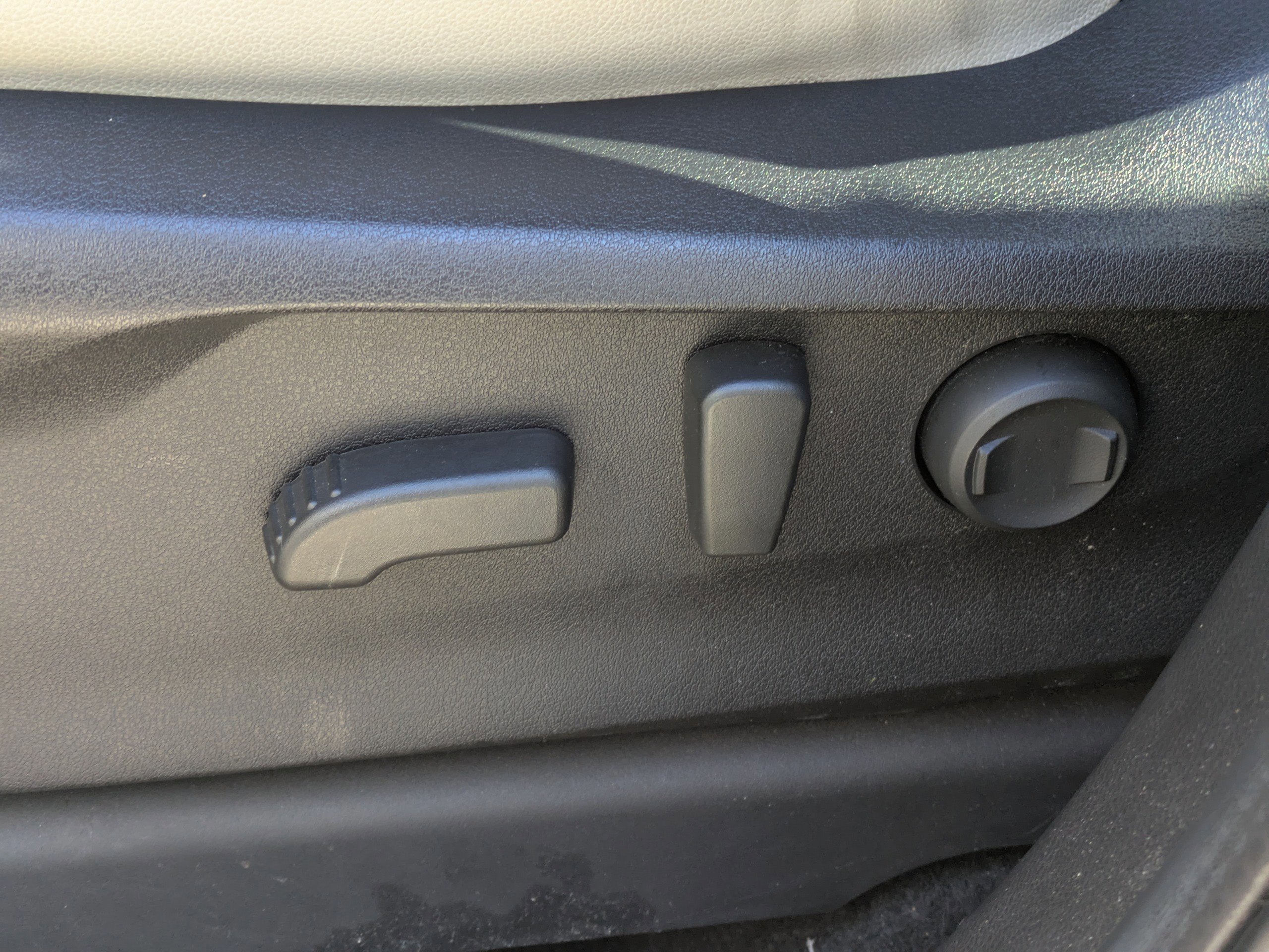 Used 2022 Subaru Ascent Limited image 30