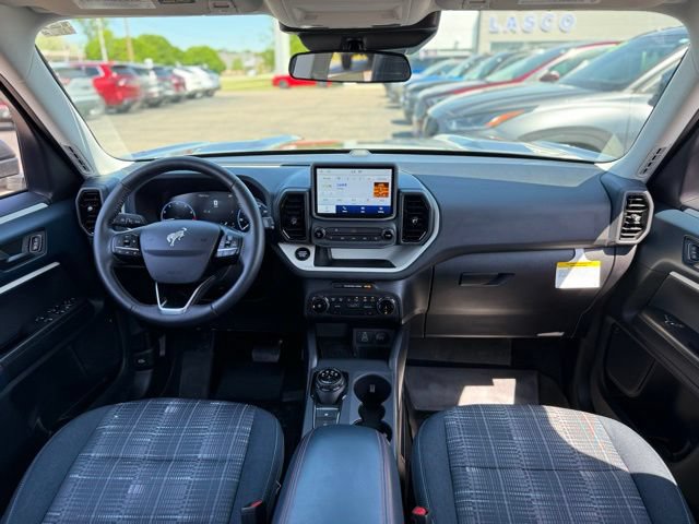 Certified 2023 Ford Bronco Sport Heritage w/ Heritage Convenience Package AWD/4WD image 2