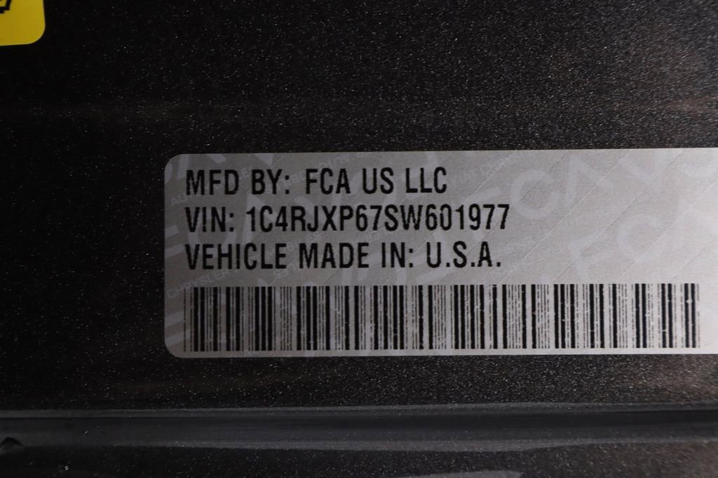 Used 2025 Jeep Wrangler Unlimited Sahara AWD/4WD image 35