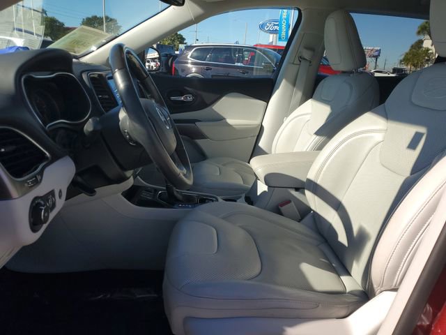 Used 2019 Jeep Cherokee Overland w/ Technology Group image 15