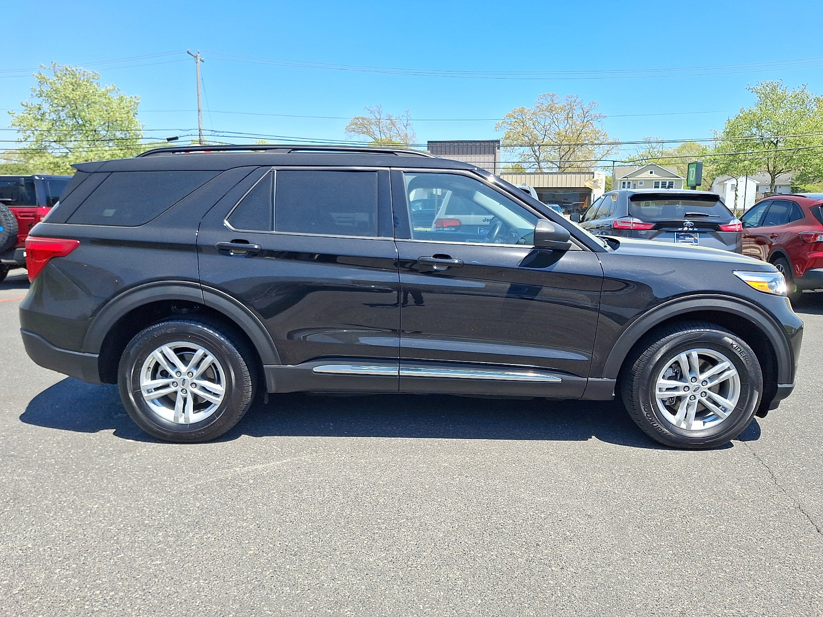 Certified 2024 Ford Explorer XLT w/ Equipment Group 202A AWD/4WD image 12