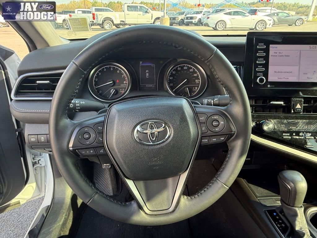 Used 2024 Toyota Camry SE w/ Convenience Package image 16