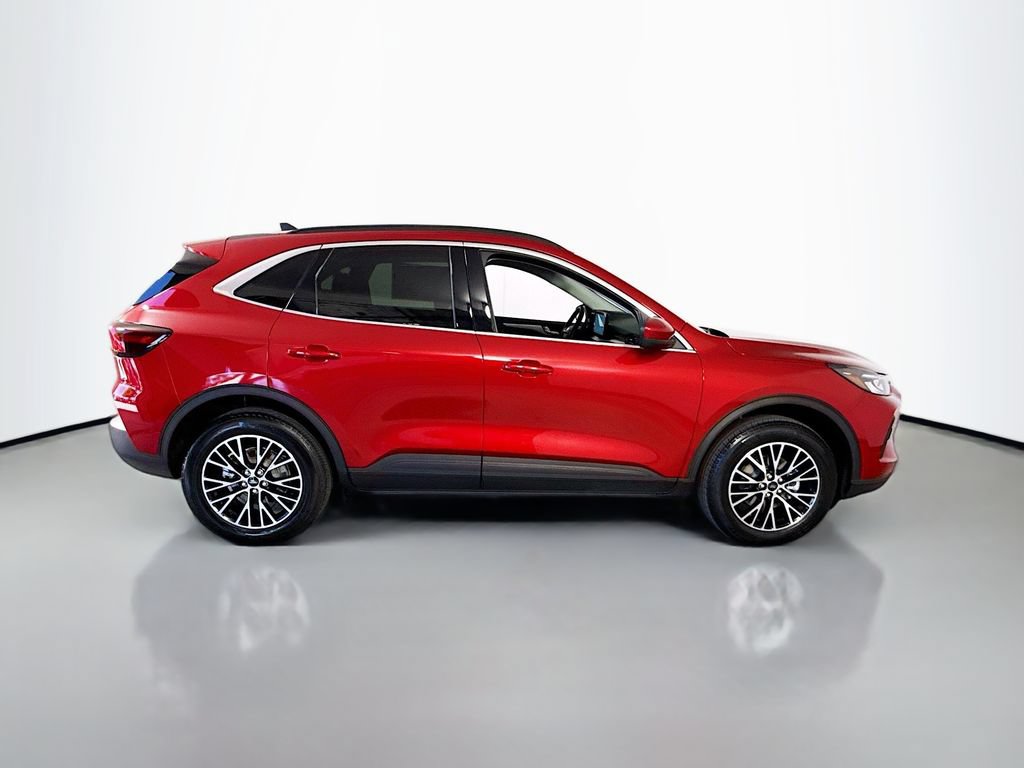 Certified 2026 Ford Escape SE FWD image 13